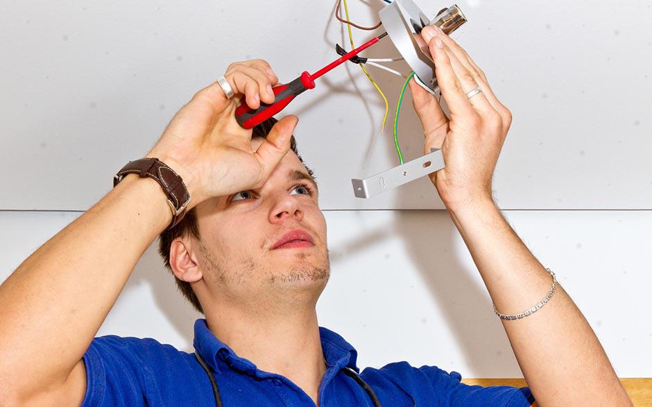 tarif horaire électricien Paris 18
